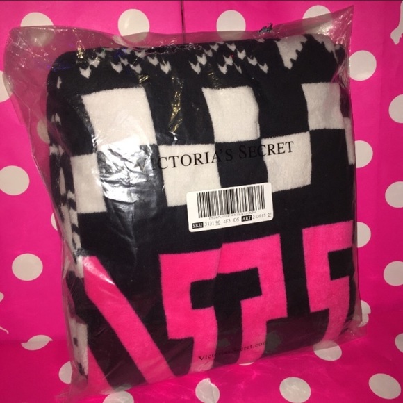 PINK Victoria's Secret Accessories - NIP Victoria’s Secret Pink Blanket